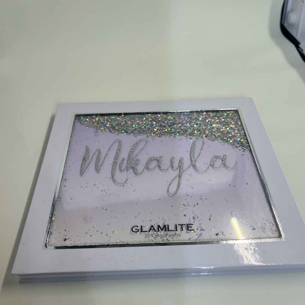Mikayla Glamlite Eyeshadow Pallet